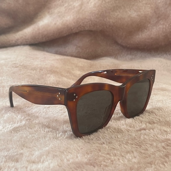 Genuine Celine Cat Eye Polarized Sunglasses in Tortoise - Picture 3 of 6